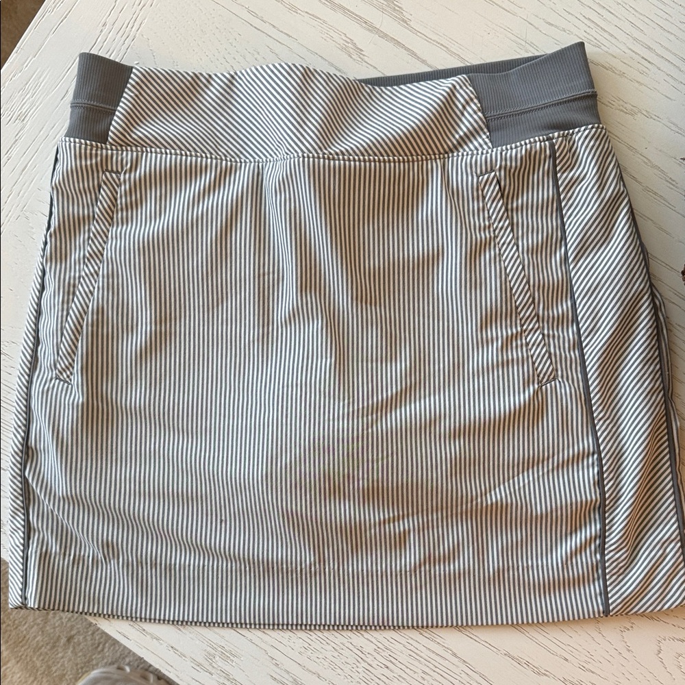 Athleta Striped Gray Women's Tennis Skirt, size 4